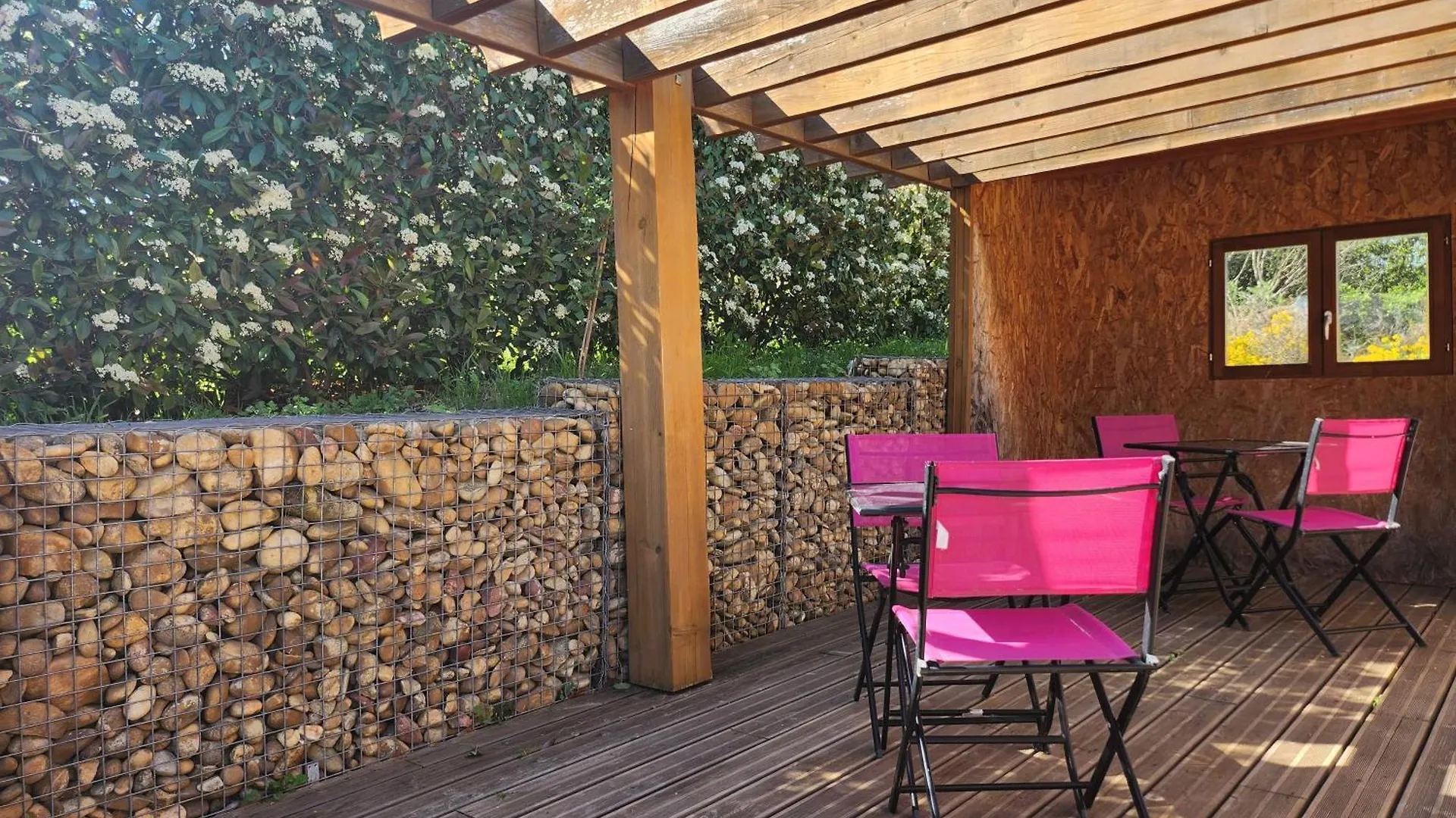 Bed and Breakfast Domaine Les Gendalis à Saint-Saturnin-lès-Avignon