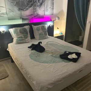 Chambre Double Dans Couette-café